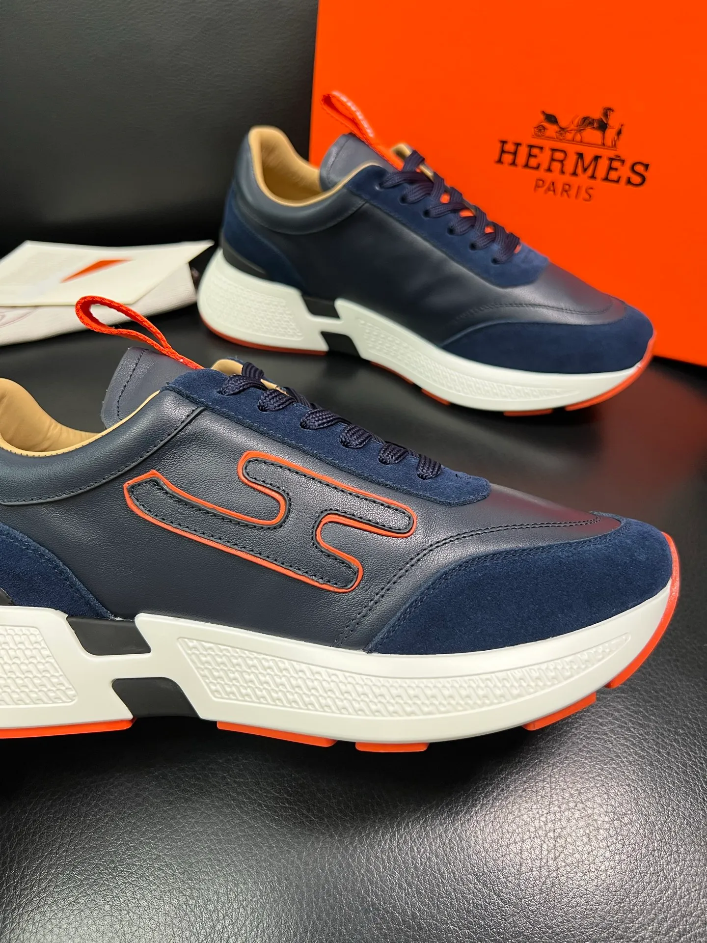 Men's men's shoes 💰840 Hermes top purchasing Hermes counter synchronization, original factory configuration, original cowhide fabric imported from Italy, high-quality splicing technology, fully imported water-dyed cowhide lining, soles: original factory special soles are super comfortable, original factory and single goods are high quality, welcome to compare and synchronize with counters, code number 39-44 (customized 38 45) 85863